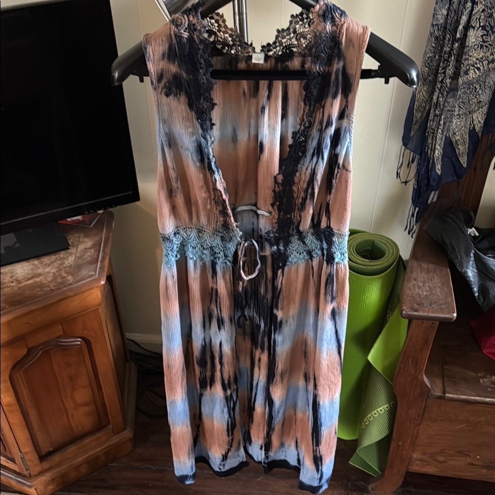 Elegant Tie-Dye wrap